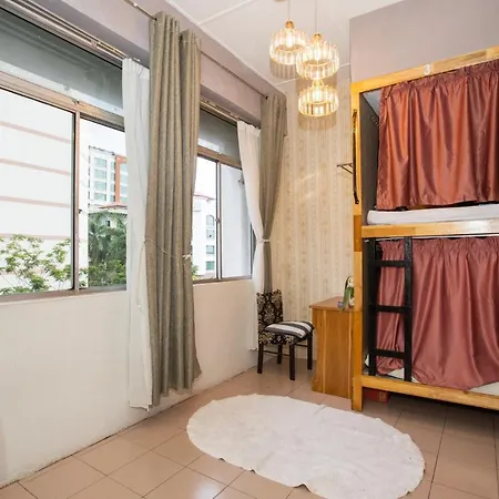 Escape Backpackers Kk Hostel